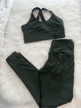 Dark Green Sports Bra and Leggings Set